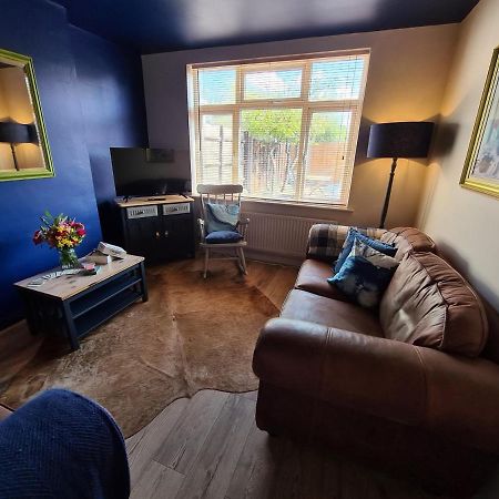 Rumer Hill House A Unique Boutique Styled Place To Stay In Cannock Close To A5 The Mcarthur Glen Outlet Great Wyrley エクステリア 写真