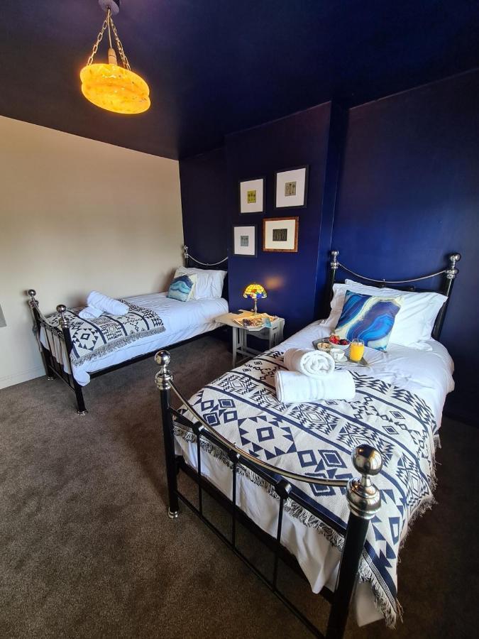 Rumer Hill House A Unique Boutique Styled Place To Stay In Cannock Close To A5 The Mcarthur Glen Outlet Great Wyrley エクステリア 写真