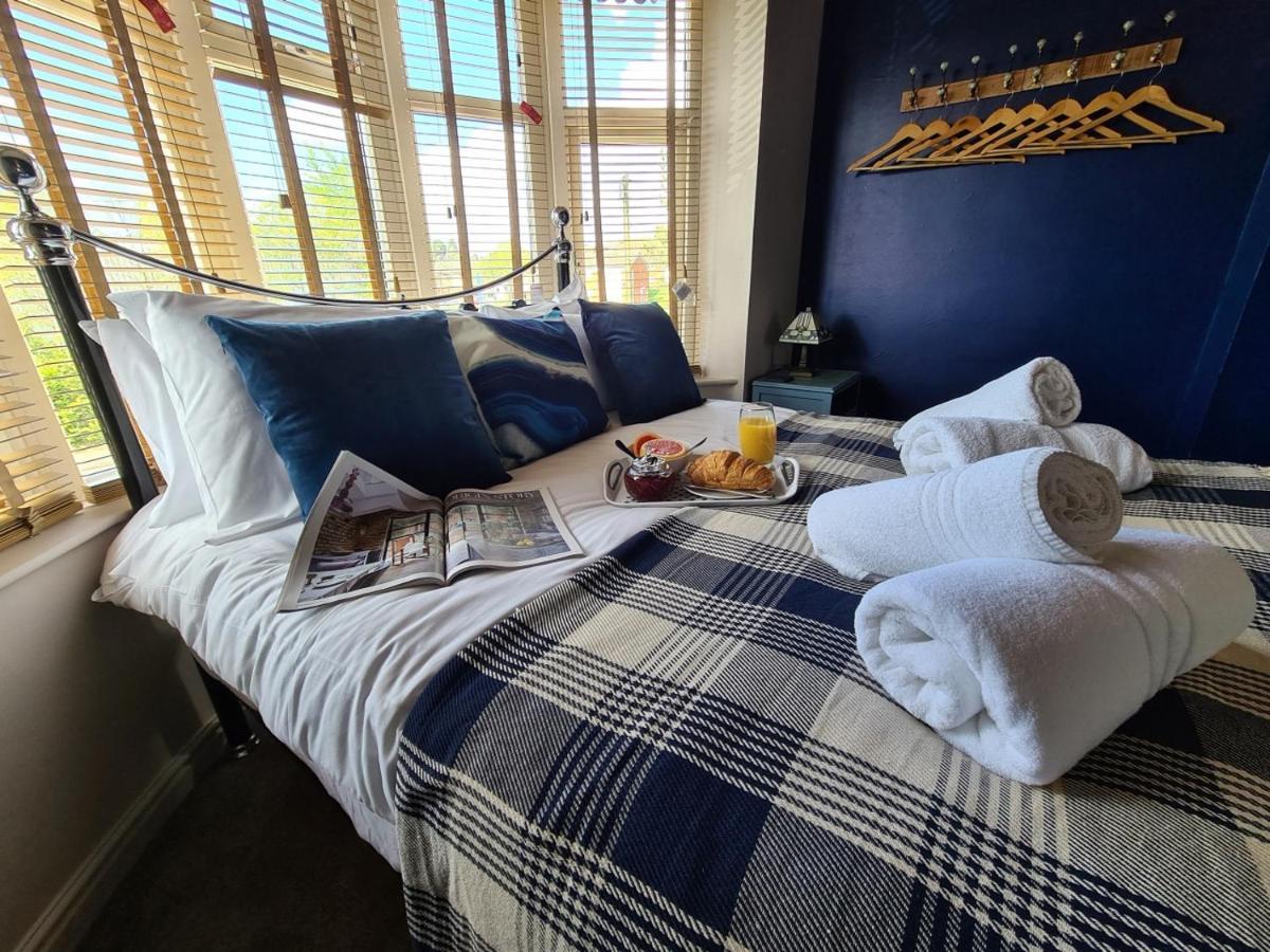 Rumer Hill House A Unique Boutique Styled Place To Stay In Cannock Close To A5 The Mcarthur Glen Outlet Great Wyrley エクステリア 写真