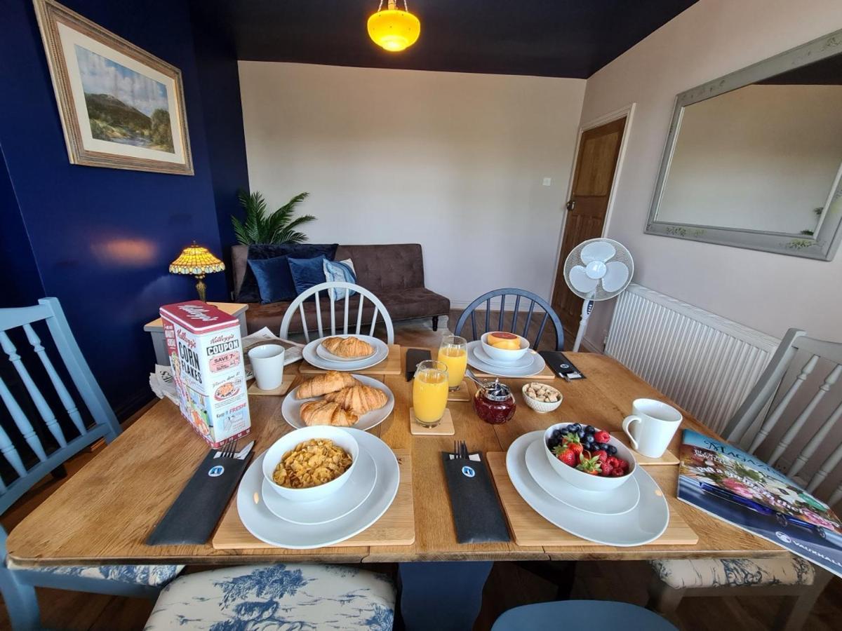 Rumer Hill House A Unique Boutique Styled Place To Stay In Cannock Close To A5 The Mcarthur Glen Outlet Great Wyrley エクステリア 写真