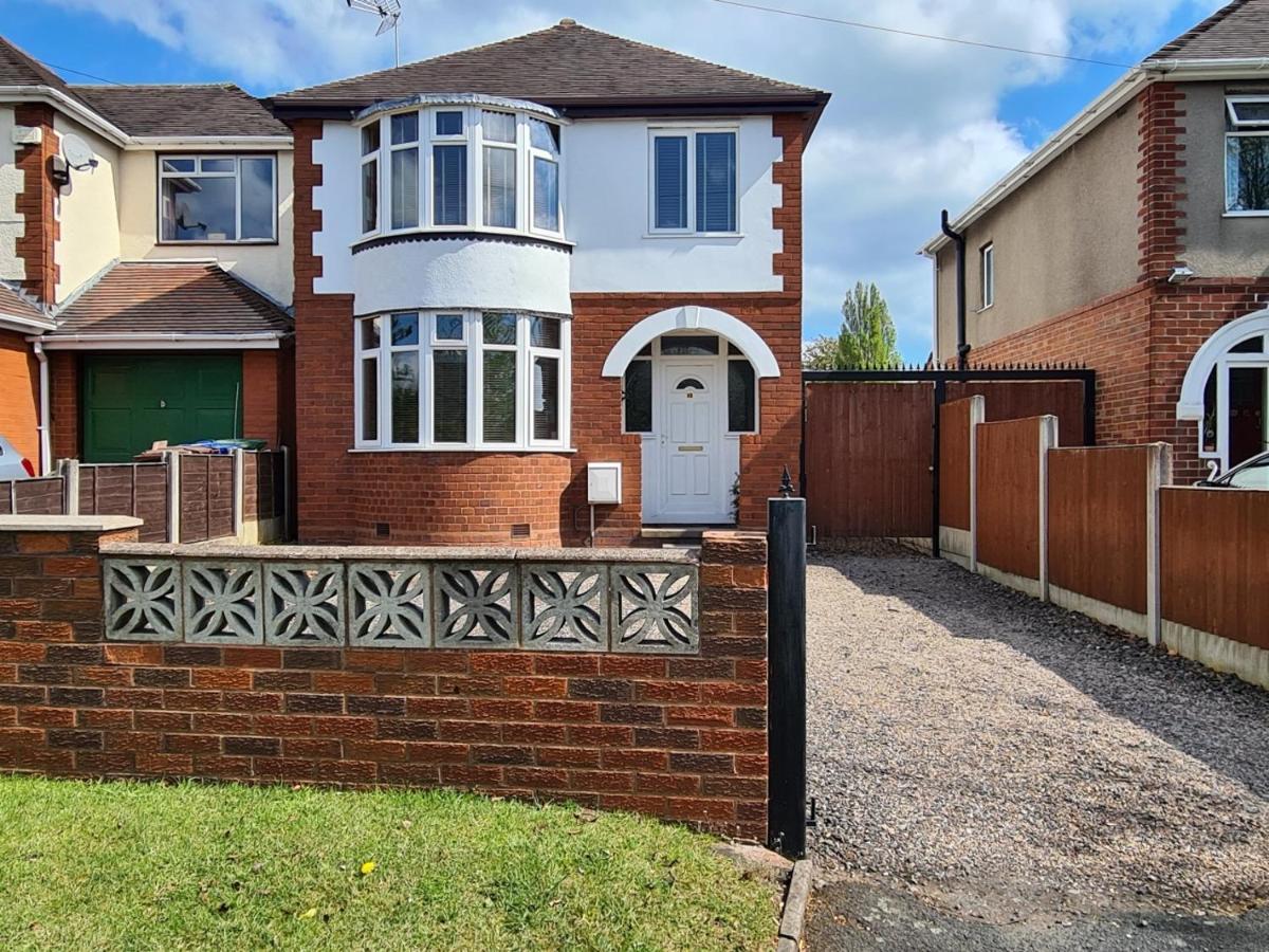 Rumer Hill House A Unique Boutique Styled Place To Stay In Cannock Close To A5 The Mcarthur Glen Outlet Great Wyrley エクステリア 写真