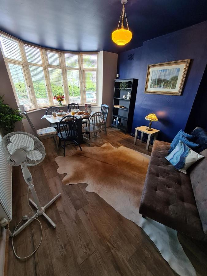 Rumer Hill House A Unique Boutique Styled Place To Stay In Cannock Close To A5 The Mcarthur Glen Outlet Great Wyrley エクステリア 写真